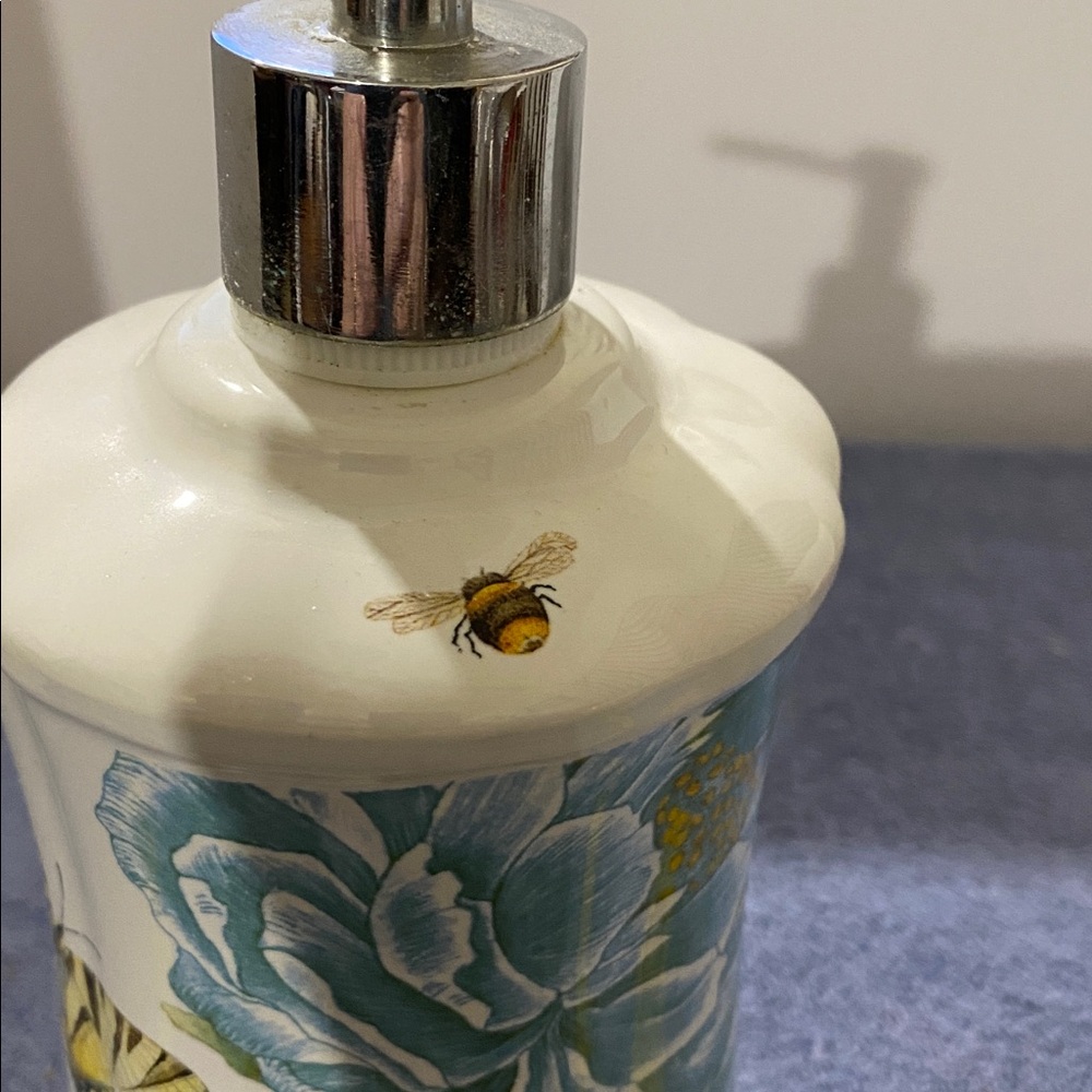 Lenox Floral Ceramic Soap/Lotion Dispenser - Picture 3 of 6